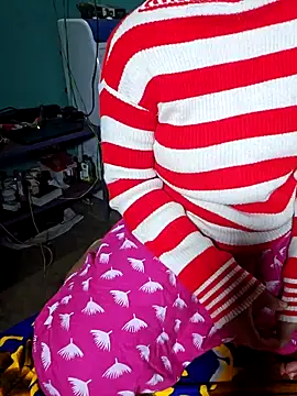 Snapshot of hotbaby_5 chatting on January 8, 2025, 1:53 am hotbaby 5 online show from January 8, 2025, 1:53 am