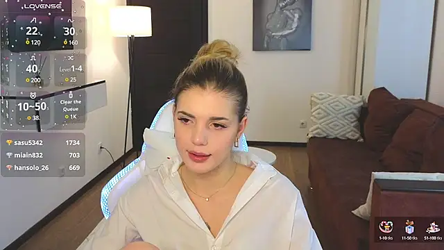 adrianawow1 online show from March 19, 2025, 3:30 am