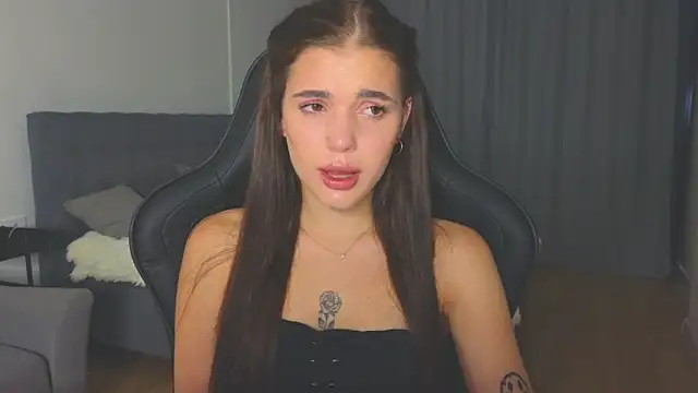 adrianawow1 online show from September 20, 2025, 9:38 pm