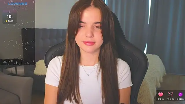 adrianawow1 online show from October 5, 2025, 3:38 am