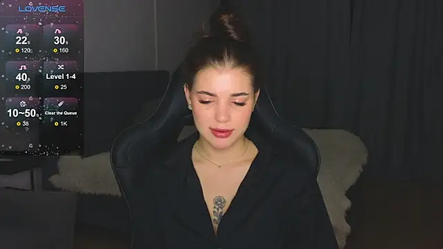 adrianawow1 online show from November 19, 2025, 2:11 am