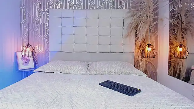 LeylaRangel online show from February 4, 2025, 4:05 am