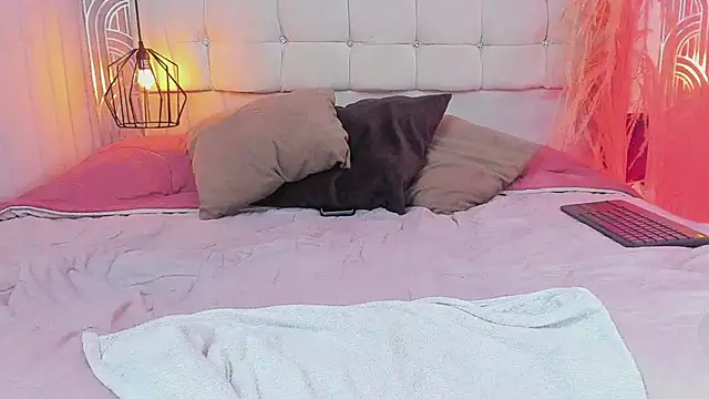 LeylaRangel online show from March 14, 2025, 6:42 am