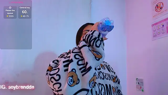 Brendda tay online show from November 21, 2025, 3:27 am