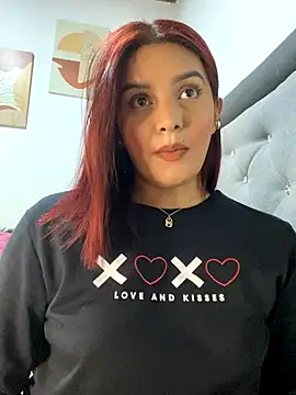 Snapshot of Melanyprada chatting on October 16, 2025, 5:08 am Melanyprada online show from October 16, 2025, 5:08 am