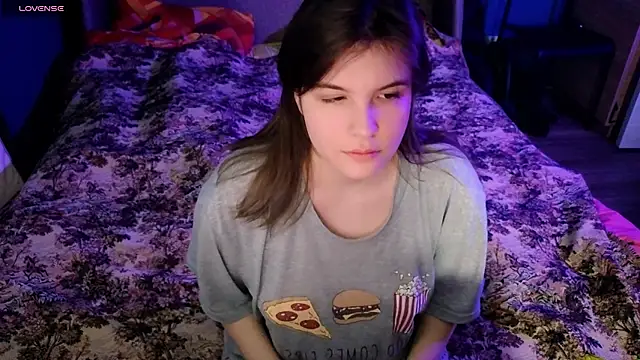 Ruyjin Choi online show from December 24, 2024, 1:17 pm