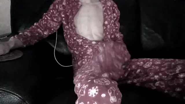 Snapshot of passif520 chatting on December 14, 2025, 9:47 am passif520 online show from December 14, 2025, 9:47 am