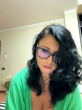 Snapshot of MichelleCara chatting on October 17, 2025, 6:27 am MichelleCara online show from October 17, 2025, 6:27 am