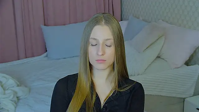 BritneyCruze online show from February 27, 2025, 2:10 pm