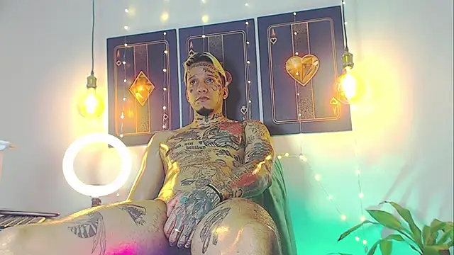 daimond hope666 online show from February 11, 2025, 9:03 pm