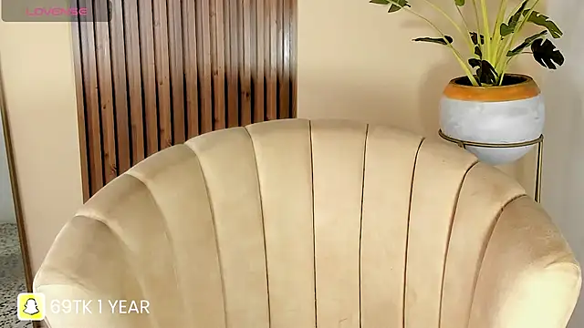 kenayfox online show from March 21, 2025, 5:21 am