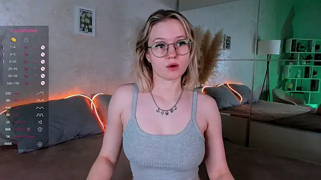 MaydaFoulk online show from February 1, 2025, 1:34 am