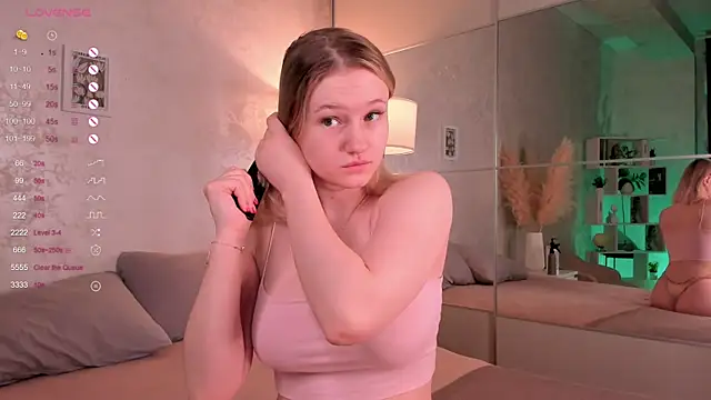 MaydaFoulk online show from March 18, 2025, 11:20 pm