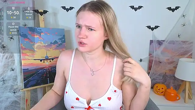 MaydaFoulk online show from October 22, 2025, 1:06 am