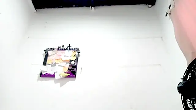 PetiteIvoryQueen19 online show from September 14, 2025, 3:33 pm