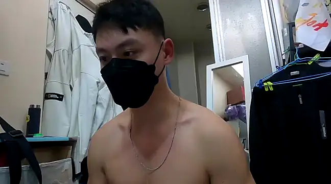 Snapshot of frnk30151 chatting on December 9, 2024, 2:28 pm frnk30151 online show from December 9, 2024, 2:28 pm