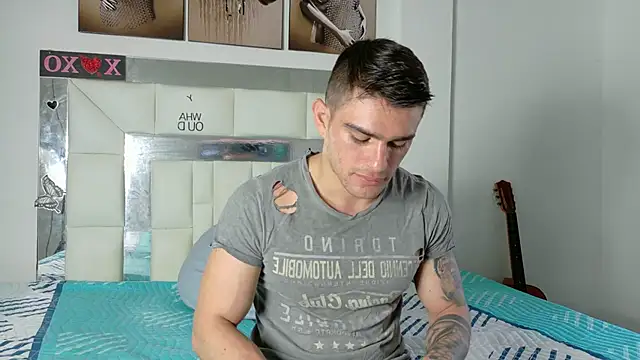 Snapshot of Sexy_Alejandro_ chatting on January 15, 2025, 12:04 pm Sexy Alejandro online show from January 15, 2025, 12:04 pm