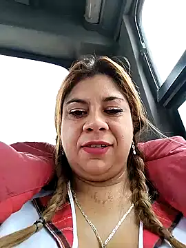 Snapshot of Laura-Hernandez chatting on December 18, 2024, 8:36 pm Laura-Hernandez online show from December 18, 2024, 8:36 pm