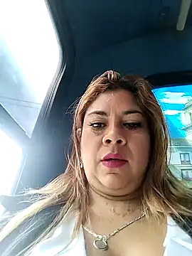 Snapshot of Laura-Hernandez chatting on December 19, 2024, 3:30 pm Laura-Hernandez online show from December 19, 2024, 3:30 pm