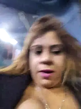 Snapshot of Laura-Hernandez chatting on December 29, 2024, 1:13 am Laura-Hernandez online show from December 29, 2024, 1:13 am