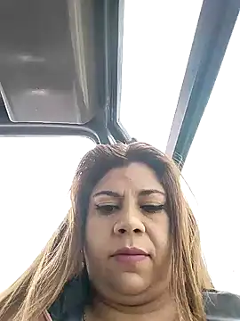 Snapshot of Laura-Hernandez chatting on January 2, 2025, 3:40 pm Laura-Hernandez online show from January 2, 2025, 3:40 pm