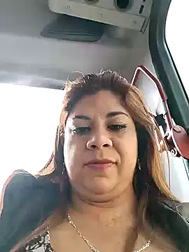 Snapshot of Laura-Hernandez chatting on January 2, 2025, 8:24 pm Laura-Hernandez online show from January 2, 2025, 8:24 pm