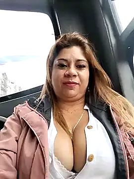 Snapshot of Laura-Hernandez chatting on January 25, 2025, 8:42 pm Laura-Hernandez online show from January 25, 2025, 8:42 pm