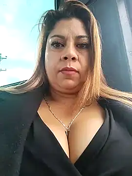 Snapshot of Laura-Hernandez chatting on February 7, 2025, 1:22 pm Laura-Hernandez online show from February 7, 2025, 1:22 pm