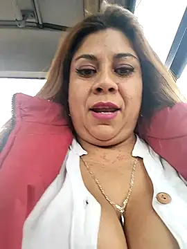 Snapshot of Laura-Hernandez chatting on February 14, 2025, 9:21 pm Laura-Hernandez online show from February 14, 2025, 9:21 pm