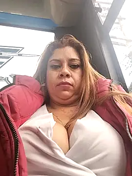 Snapshot of Laura-Hernandez chatting on February 18, 2025, 10:47 pm Laura-Hernandez online show from February 18, 2025, 10:47 pm