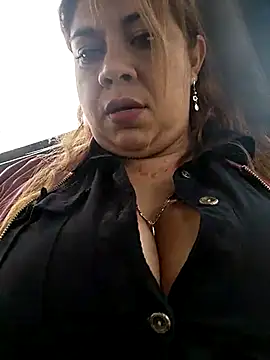 Snapshot of Laura-Hernandez chatting on March 4, 2025, 4:09 pm Laura-Hernandez online show from March 4, 2025, 4:09 pm