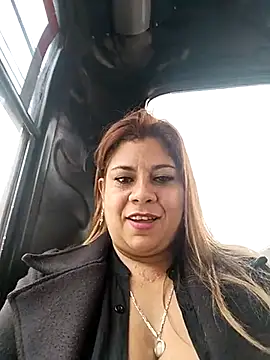Snapshot of Laura-Hernandez chatting on March 6, 2025, 5:22 pm Laura-Hernandez online show from March 6, 2025, 5:22 pm