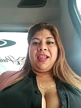 Snapshot of Laura-Hernandez chatting on March 18, 2025, 3:31 pm Laura-Hernandez online show from March 18, 2025, 3:31 pm