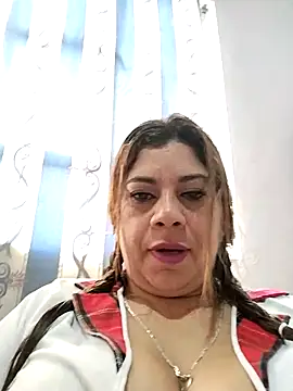 Snapshot of Laura-Hernandez chatting on September 18, 2025, 3:25 pm Laura-Hernandez online show from September 18, 2025, 3:25 pm