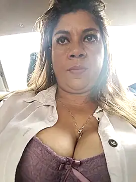 Snapshot of Laura-Hernandez chatting on September 28, 2025, 3:06 pm Laura-Hernandez online show from September 28, 2025, 3:06 pm