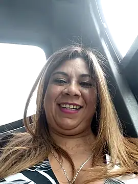 Snapshot of Laura-Hernandez chatting on October 30, 2025, 3:46 pm Laura-Hernandez online show from October 30, 2025, 3:46 pm