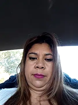 Snapshot of Laura-Hernandez chatting on November 9, 2025, 12:47 pm Laura-Hernandez online show from November 9, 2025, 12:47 pm