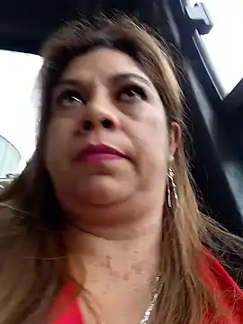 Snapshot of Laura-Hernandez chatting on November 14, 2025, 3:22 pm Laura-Hernandez online show from November 14, 2025, 3:22 pm