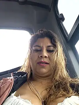 Snapshot of Laura-Hernandez chatting on December 5, 2025, 3:09 pm Laura-Hernandez online show from December 5, 2025, 3:09 pm