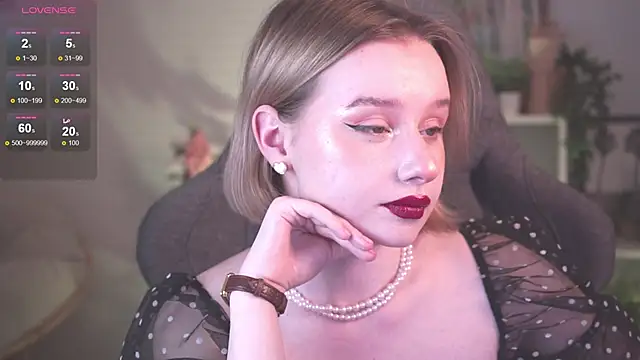 Snapshot of AdeleLoomis chatting on January 23, 2025, 11:15 pm AdeleLoomis online show from January 23, 2025, 11:15 pm