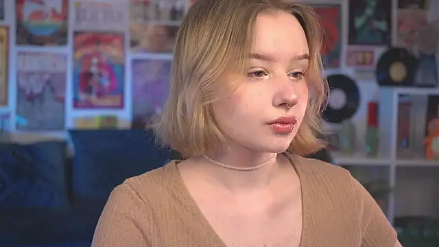 Snapshot of AdeleLoomis chatting on March 14, 2025, 2:10 am AdeleLoomis online show from March 14, 2025, 2:10 am