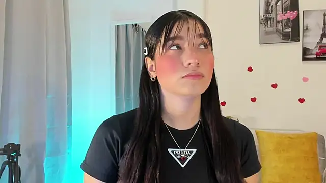 Snapshot of Maia_W10 chatting on January 27, 2025, 12:37 pm Maia W10 online show from January 27, 2025, 12:37 pm