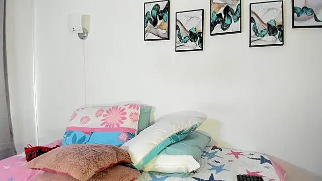 Snapshot of Maia_W10 chatting on February 8, 2025, 3:42 pm Maia W10 online show from February 8, 2025, 3:42 pm