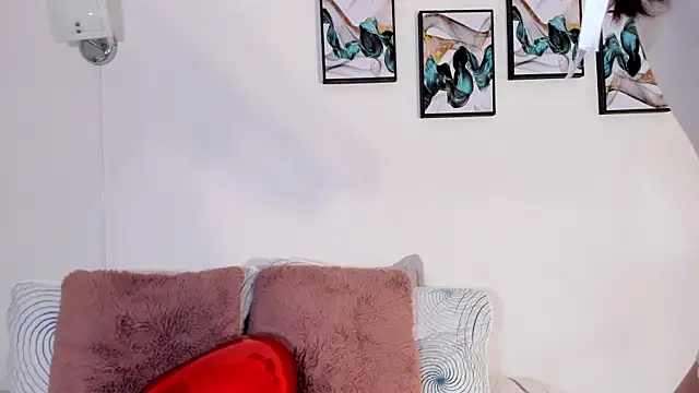 Snapshot of Maia_W10 chatting on March 12, 2025, 12:47 pm Maia W10 online show from March 12, 2025, 12:47 pm