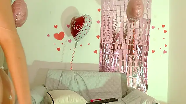 Snapshot of Maia_W10 chatting on March 13, 2025, 4:01 pm Maia W10 online show from March 13, 2025, 4:01 pm