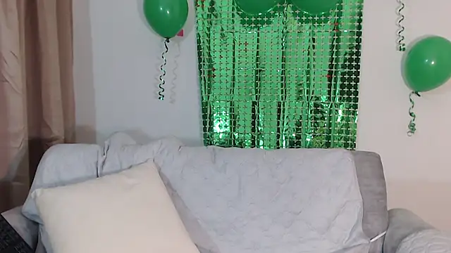 Snapshot of Maia_W10 chatting on March 17, 2025, 3:50 pm Maia W10 online show from March 17, 2025, 3:50 pm