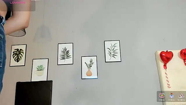 Snapshot of Maia_W10 chatting on March 22, 2025, 12:35 pm Maia W10 online show from March 22, 2025, 12:35 pm