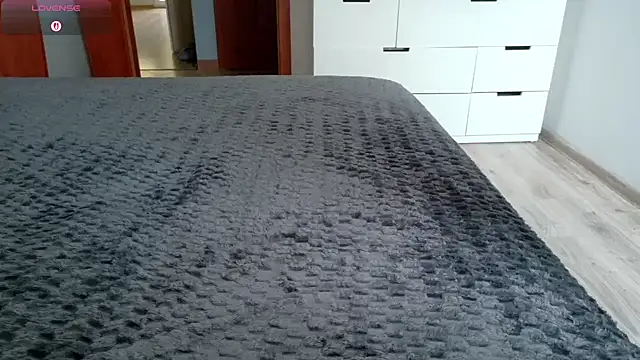 kotekxx000 online show from October 30, 2025, 9:44 am