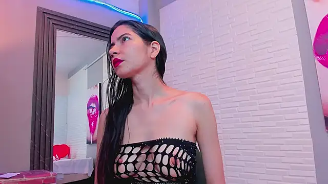 sweetieandjuicyy online show from February 20, 2025, 2:24 pm