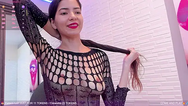 sweetieandjuicyy online show from March 13, 2025, 3:17 pm